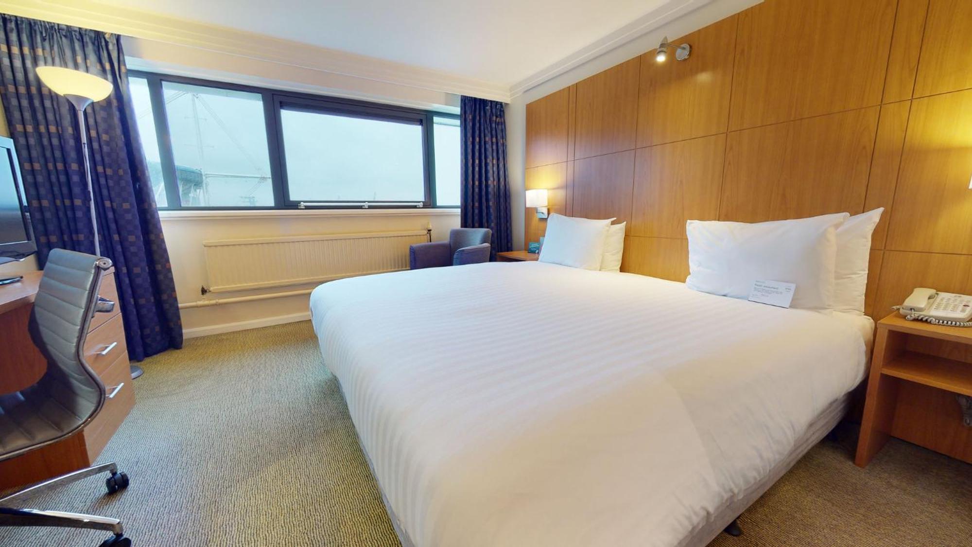 Holiday Inn Cardiff City Centre By Ihg Exterior photo