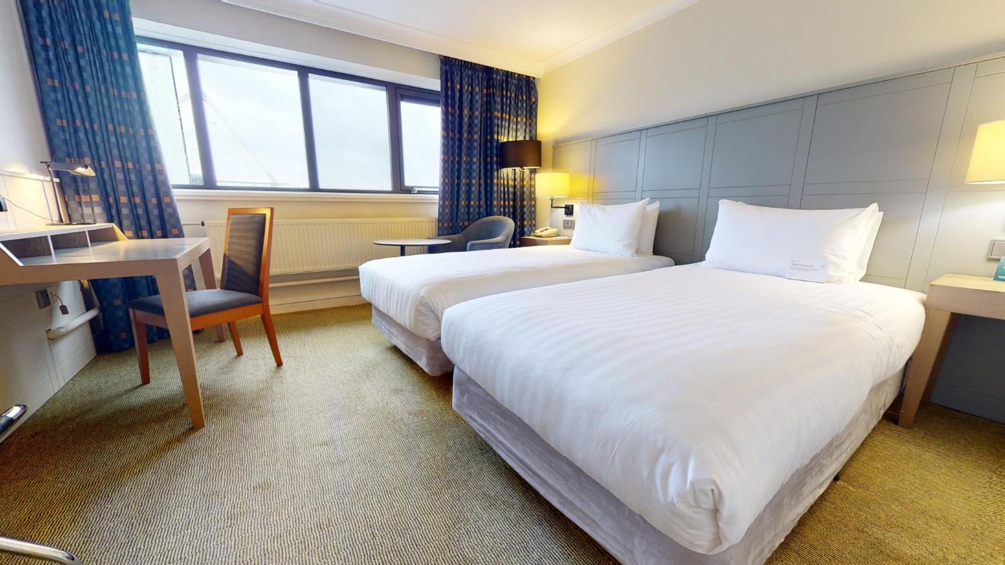 Holiday Inn Cardiff City Centre By Ihg Exterior photo