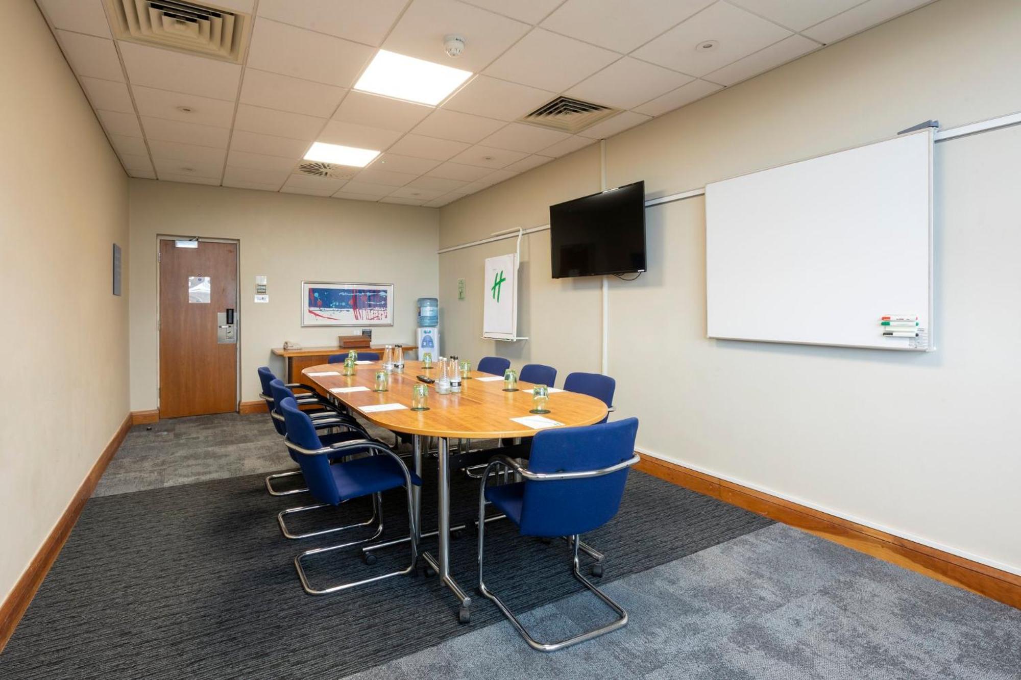 Holiday Inn Cardiff City Centre By Ihg Exterior photo