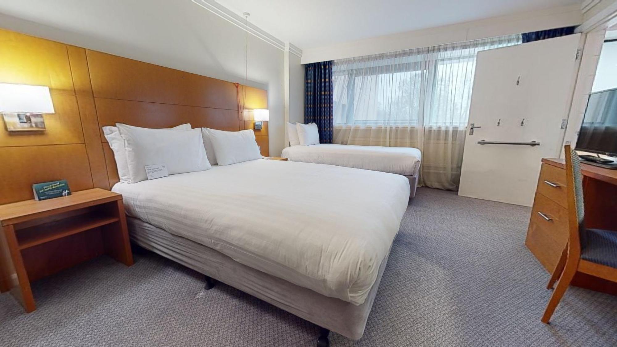 Holiday Inn Cardiff City Centre By Ihg Exterior photo