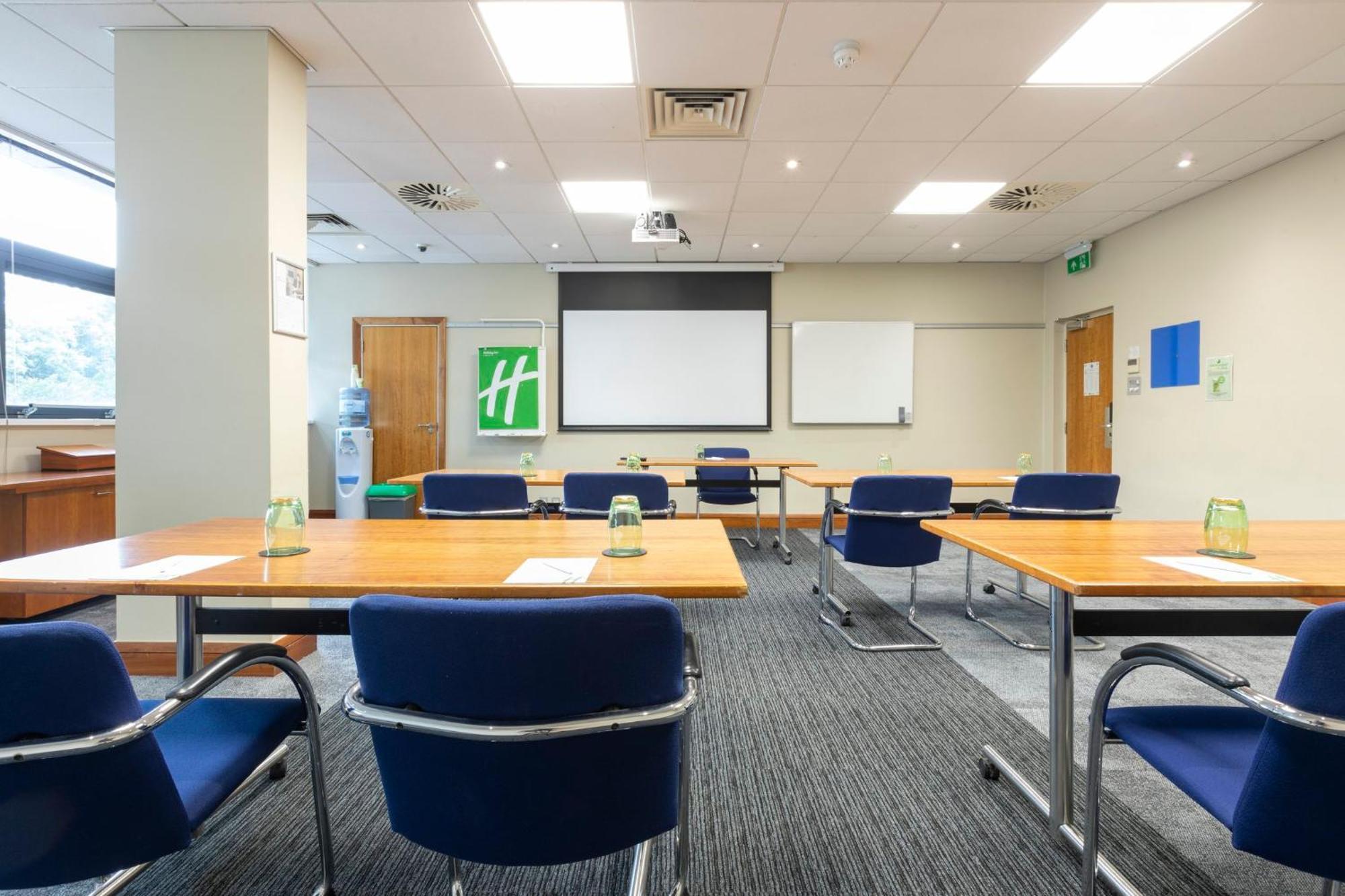 Holiday Inn Cardiff City Centre By Ihg Exterior photo