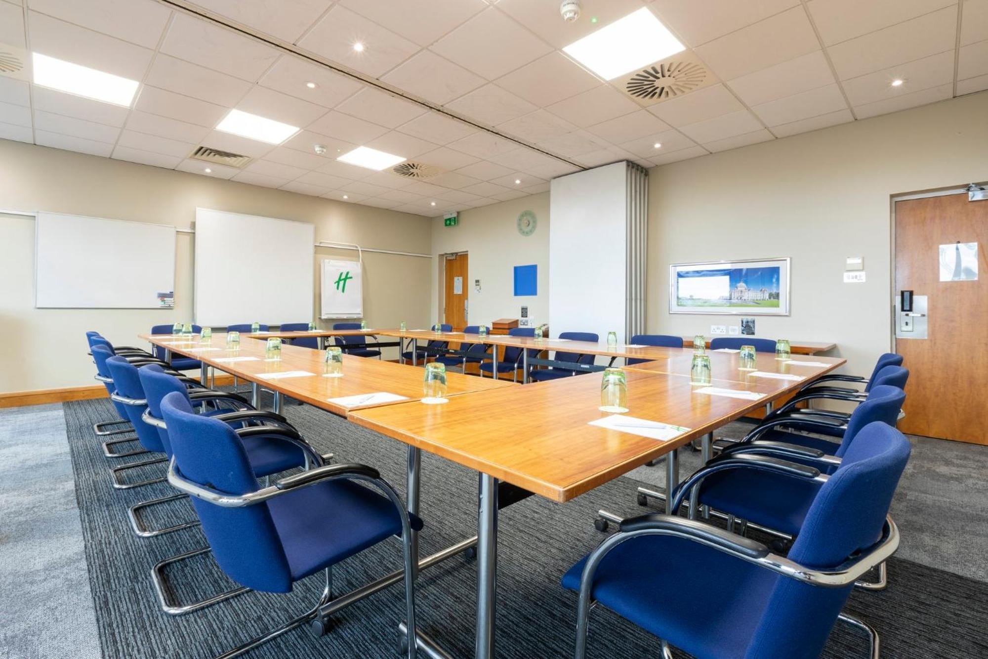 Holiday Inn Cardiff City Centre By Ihg Exterior photo