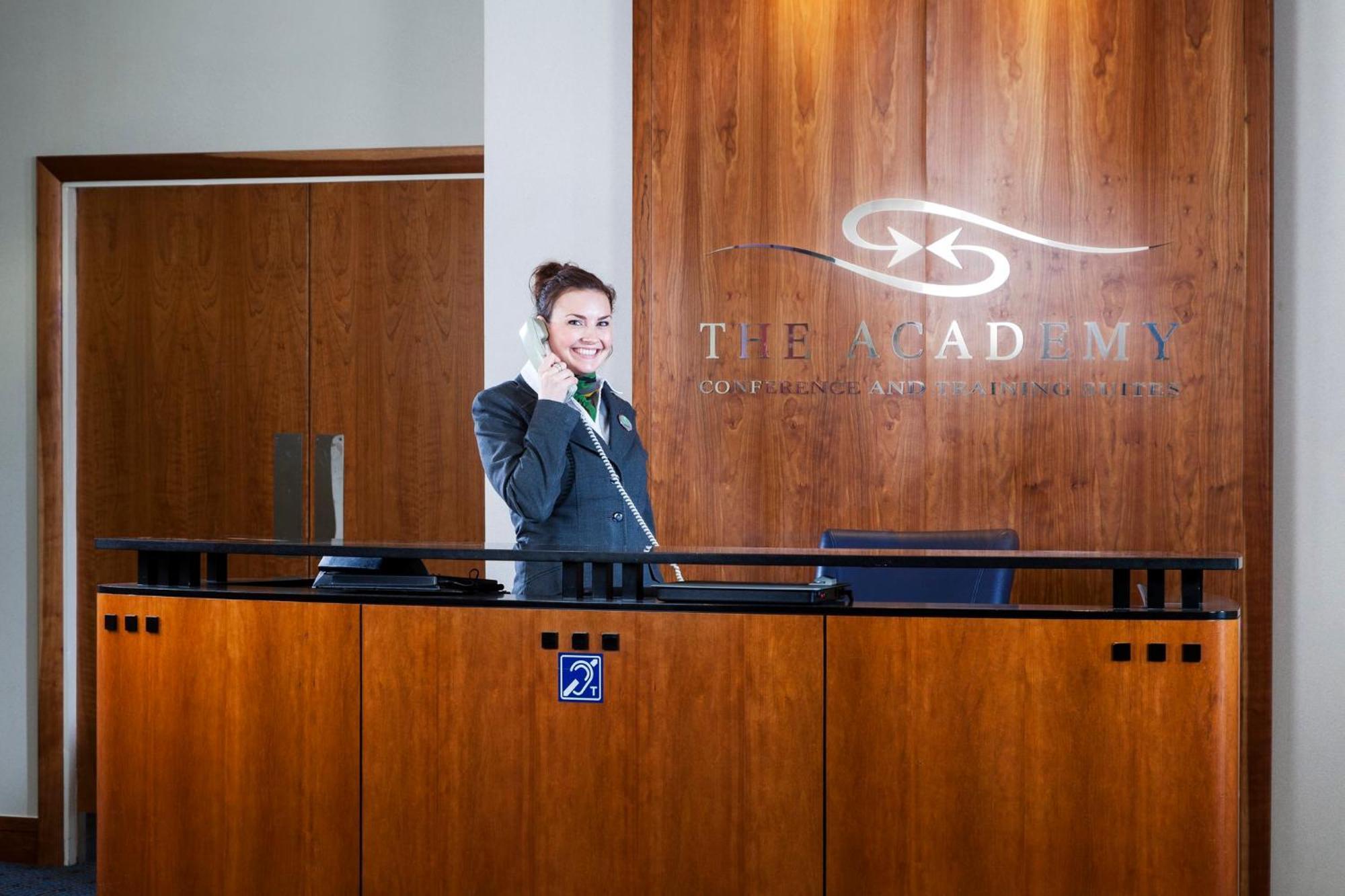 Holiday Inn Cardiff City Centre By Ihg Exterior photo